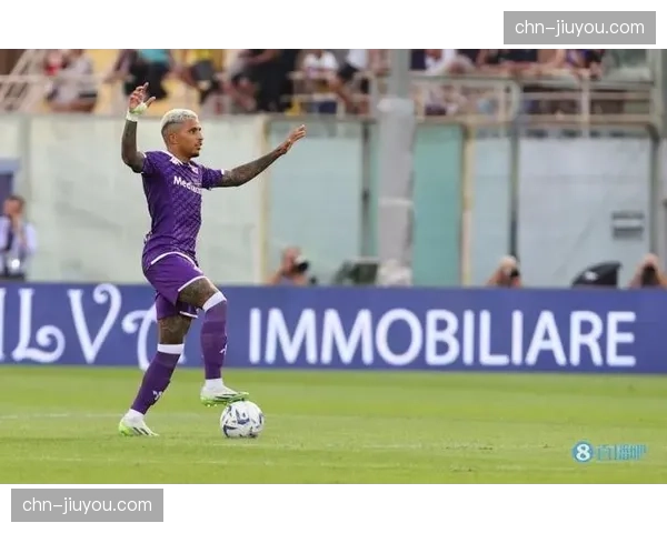 官方：佛罗伦萨主力边后卫十字韧带撕裂，赛季提前报销
